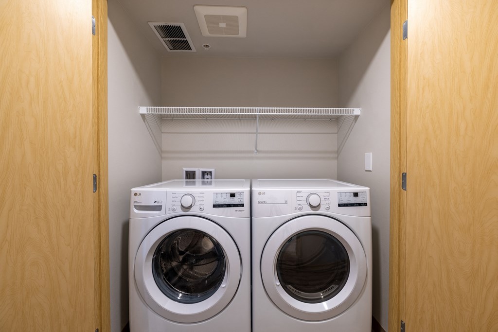 In unit washer and dryer. *Appliances may vary.