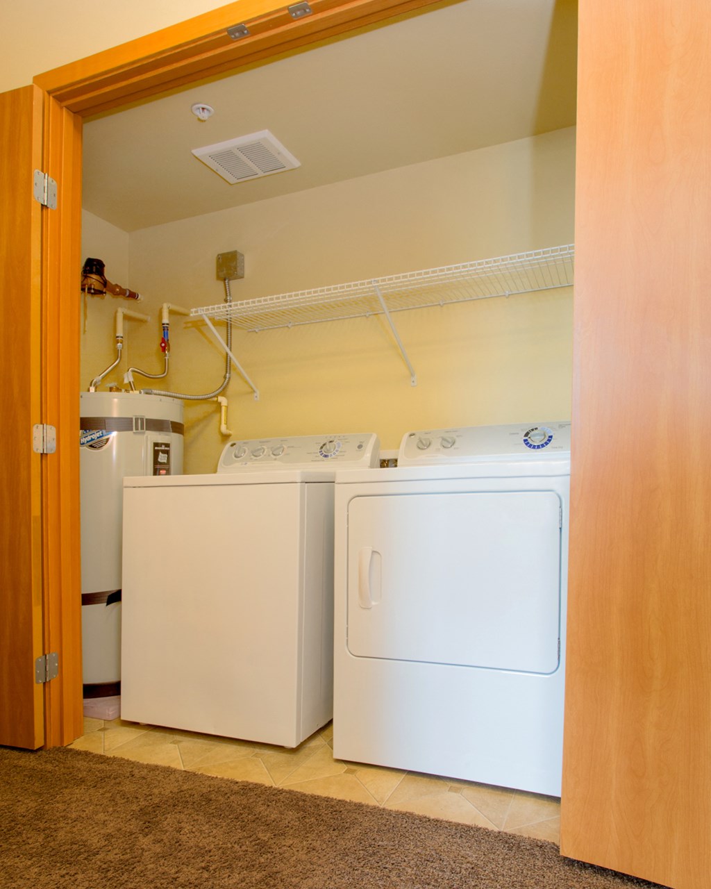 In unit washer and dryer. *Appliances may vary.