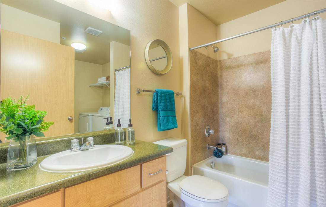 Bathroom With Bathtub at The Seasons at Lea Hill Village, Auburn, WA