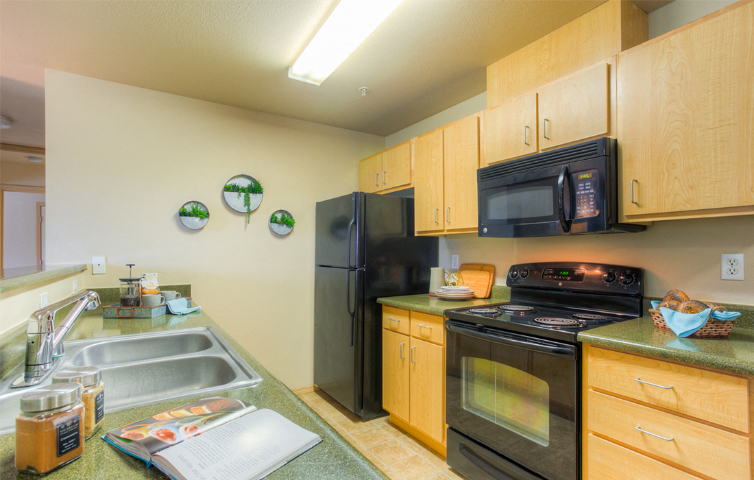 Fully Equipped Kitchen at The Seasons at Lea Hill Village, Auburn, 98092
