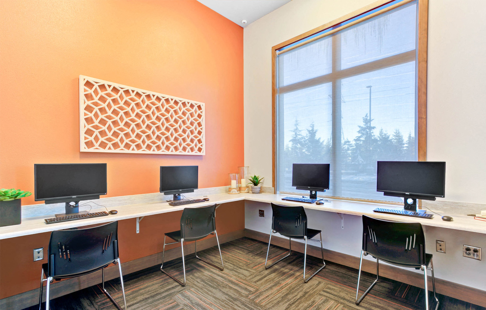 community-businesscenter1100x700