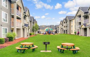 community-picnic at The Seasons at Lea Hill Village, Auburn