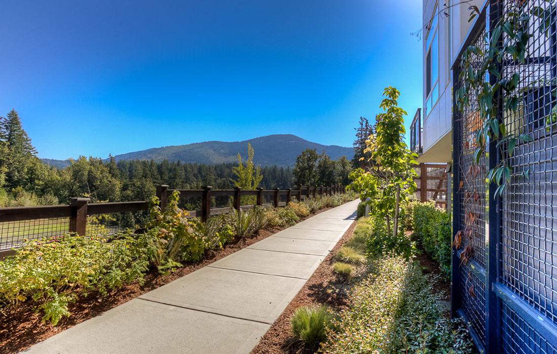 Issaquah Highlands Apartments Discovery West
