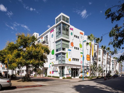 the building in which the hotel is located