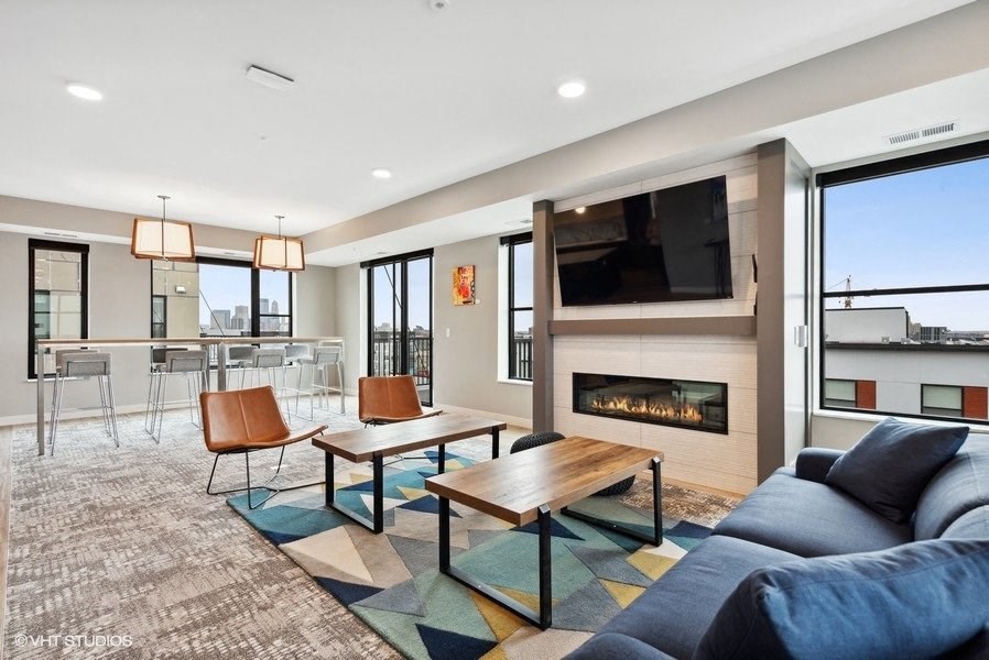 Lago Apartments Rooftop Deck