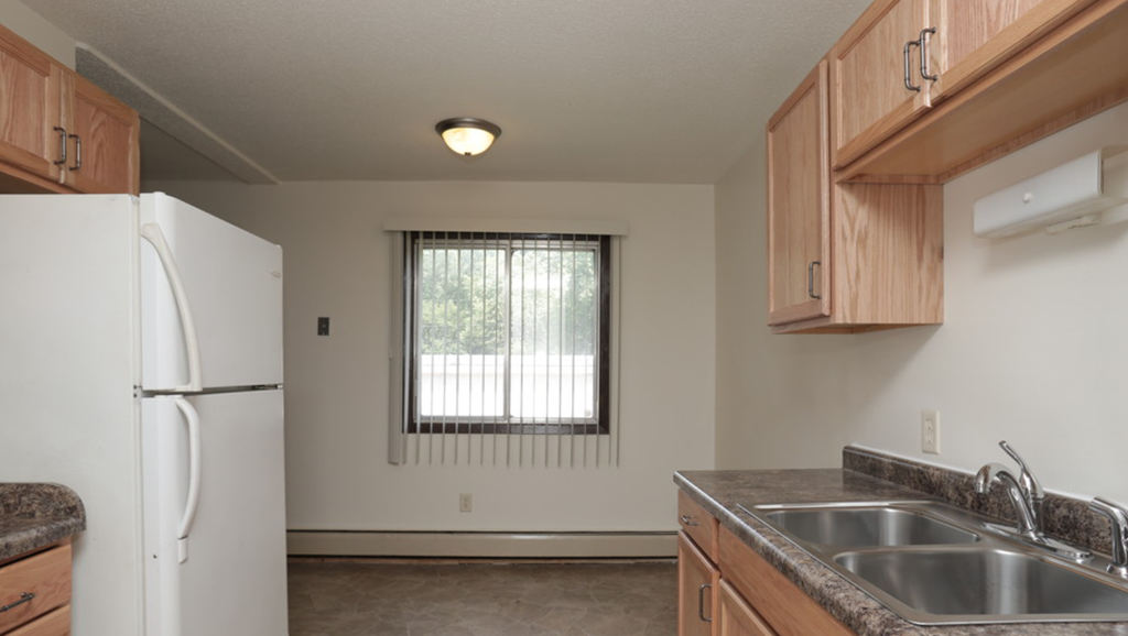 10 Pointe Apartments Kitchen