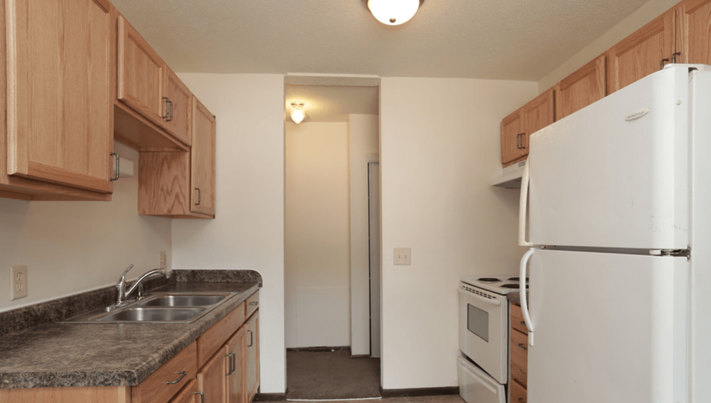 10 Pointe Apartments Kitchen