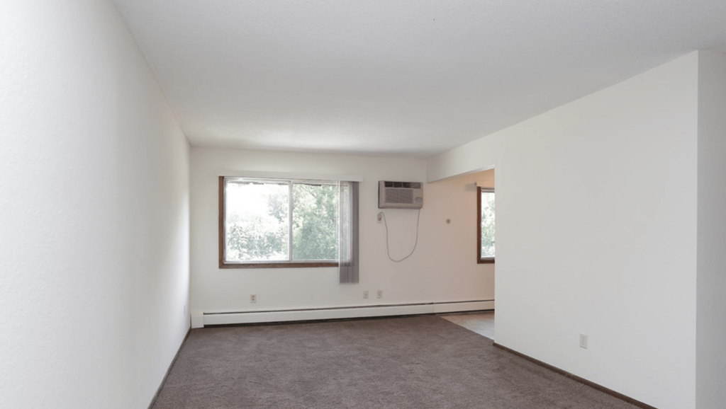 10 Pointe Apartments Living Room