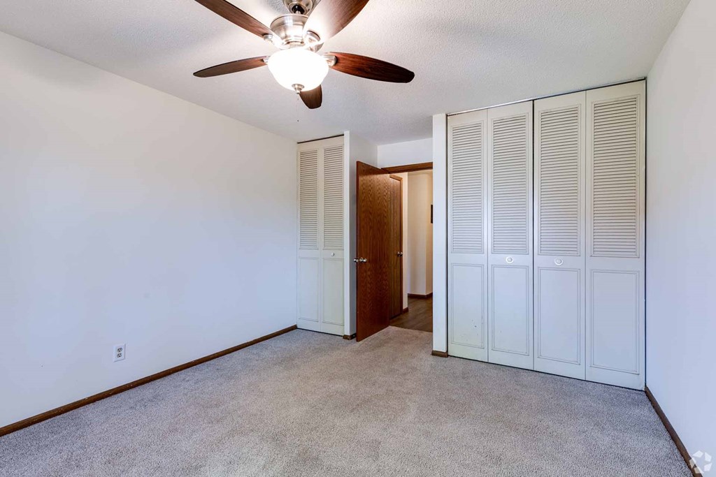 Apache Manor Apartments, Minneapolis, MN