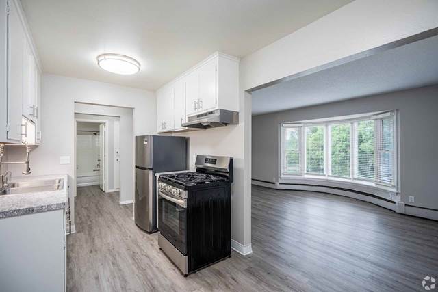 Richfield Square Apartments
