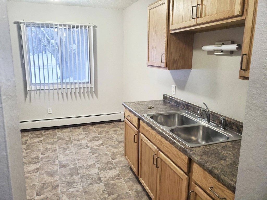 10 Pointe Apartments Kitchen