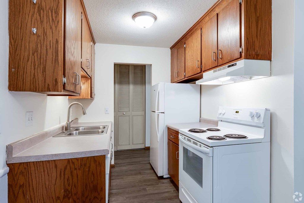 Apache Manor Apartments, Minneapolis, MN