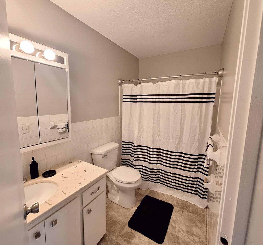 Brewster Place Apartments Saint Paul, MN bathroom