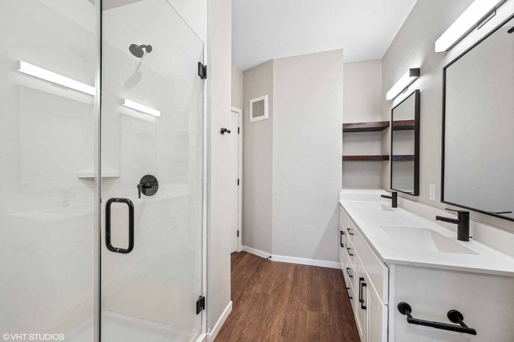 The Station at Malcolm Yards Bathroom