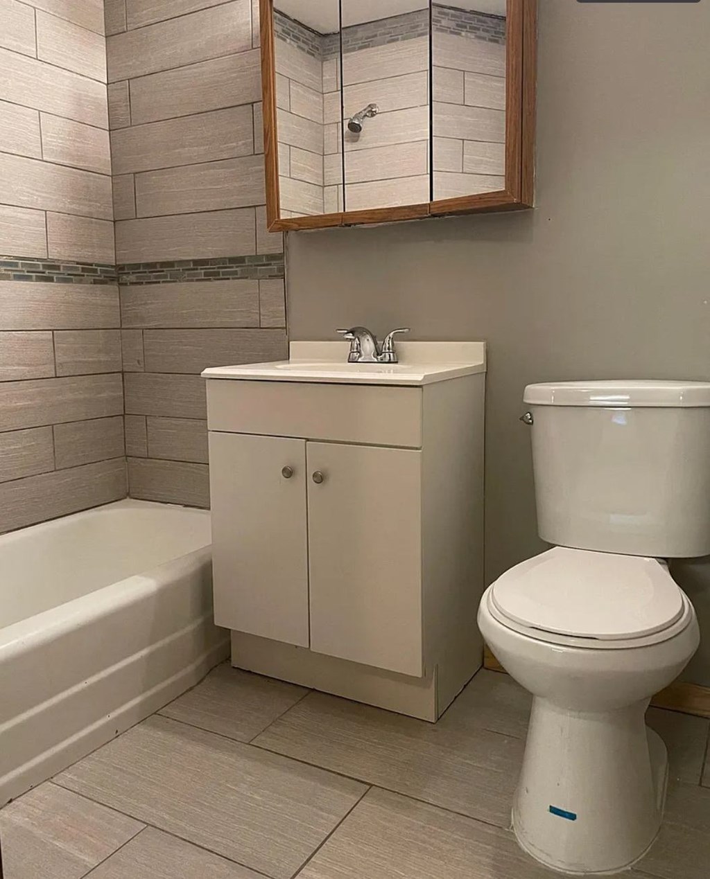 3428 Harriet Apartments, Bathroom, MInneapolis