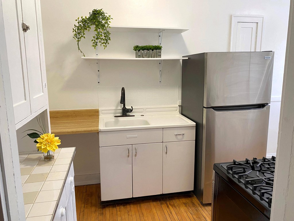 Grand & Dale Apartments Kitchen