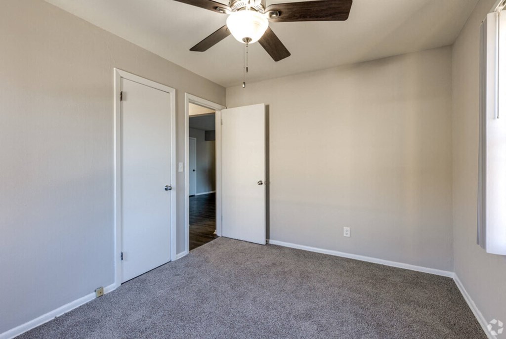 Como Court Bedroom, Minneapolis, Minnesota