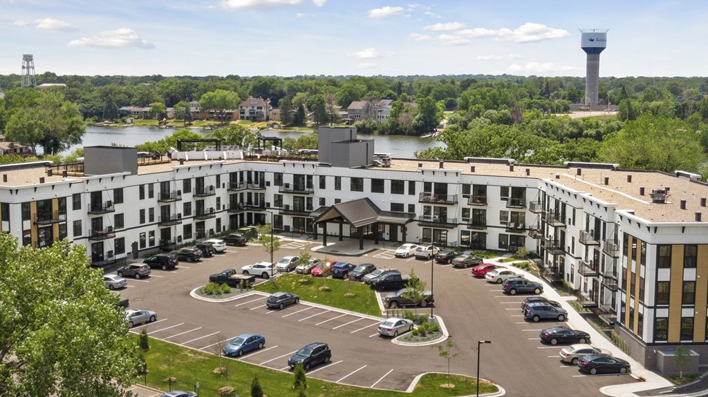 The Reeve Lakeside Exterior