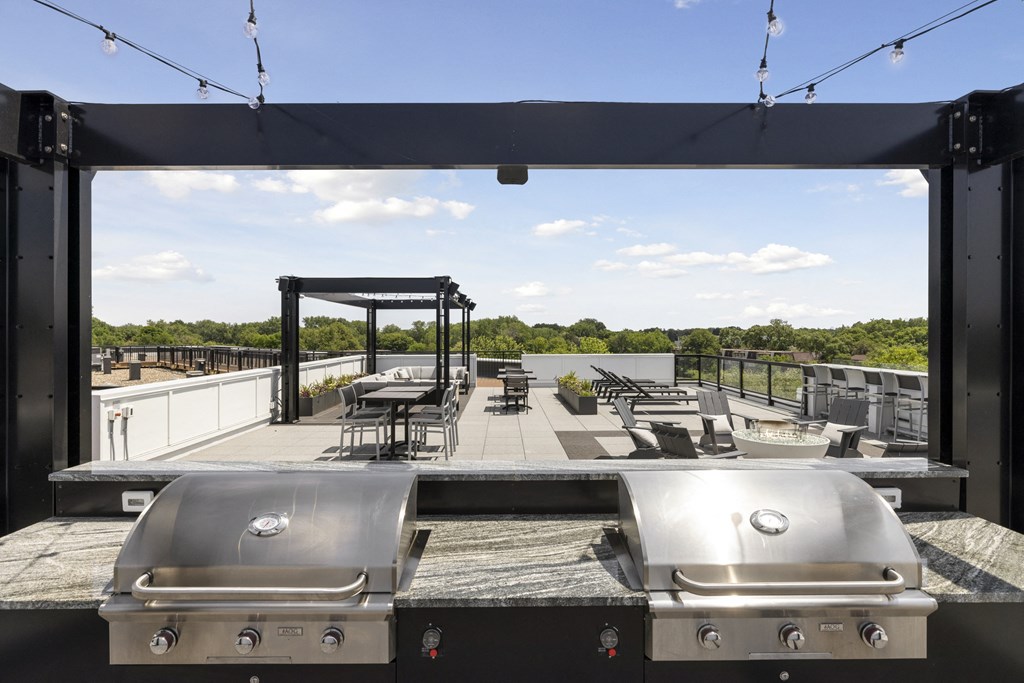 The Reeve Lakeside Patio