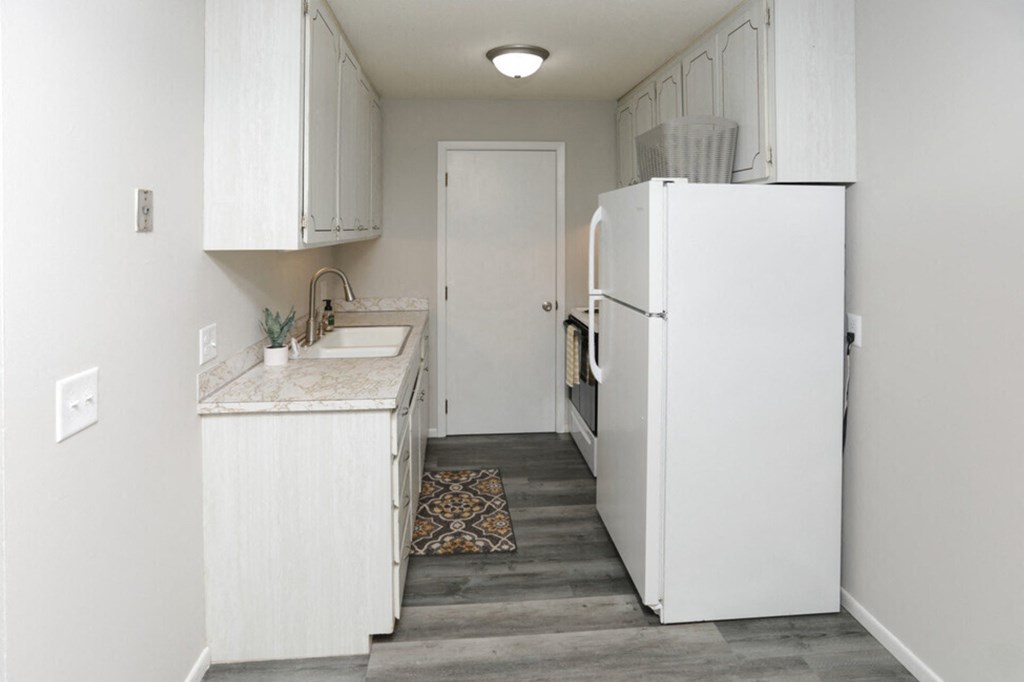 Bellaire Estates Apartments, 2520 E County Rd F, White Bear Lake, MN