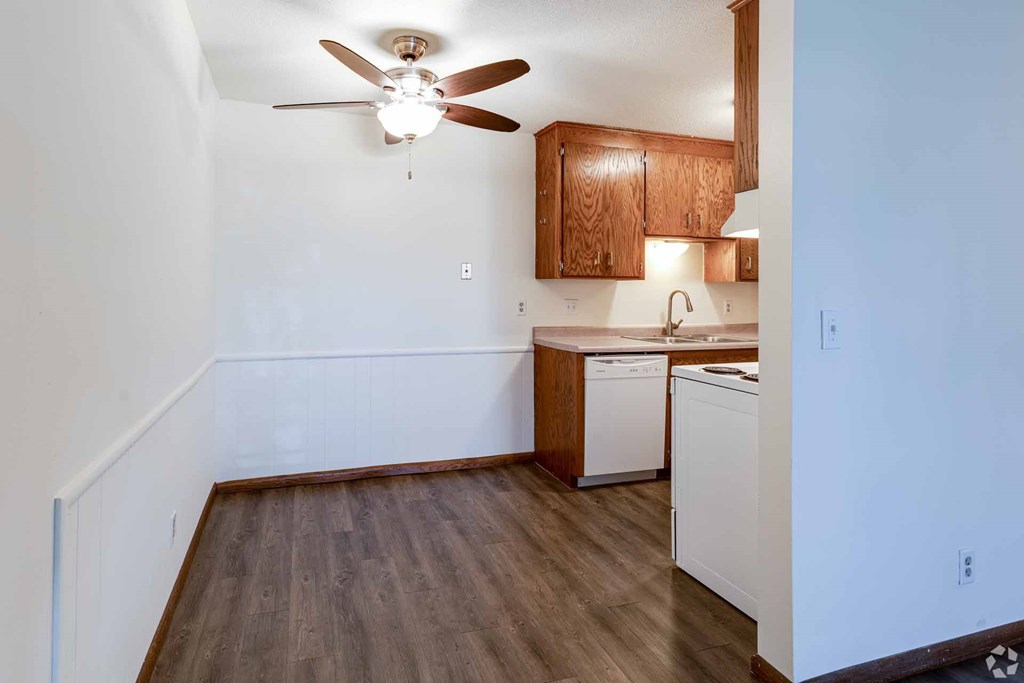 Apache Manor Apartments, Minneapolis, MN