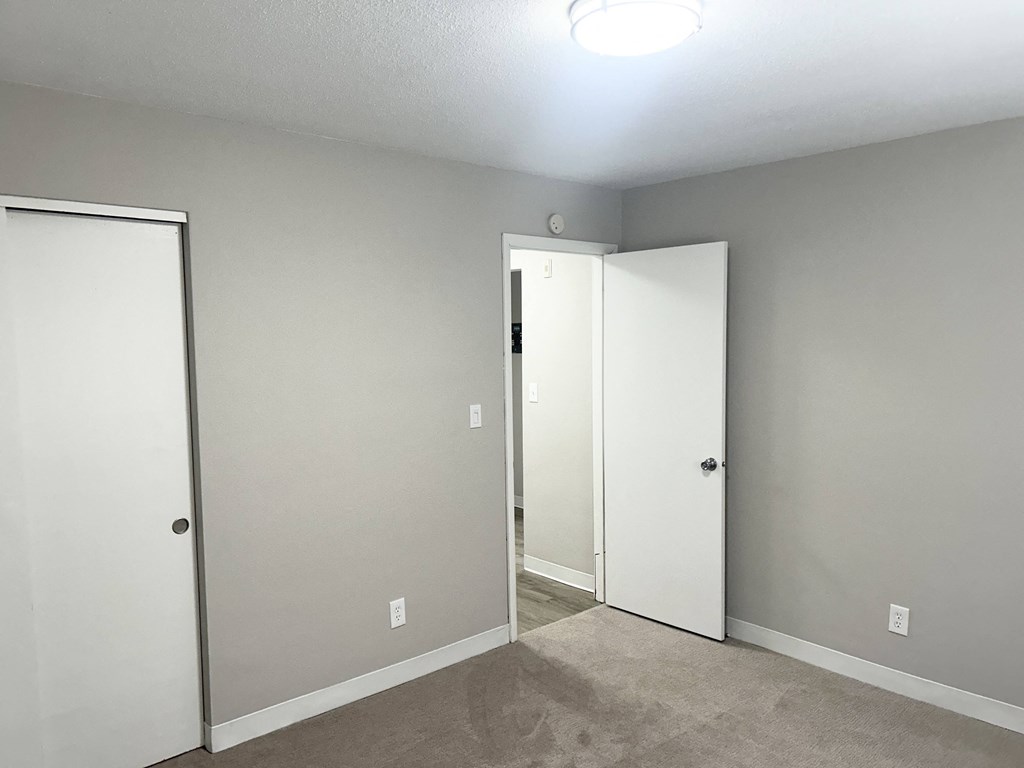 Richfield Square Apartments Bedroom