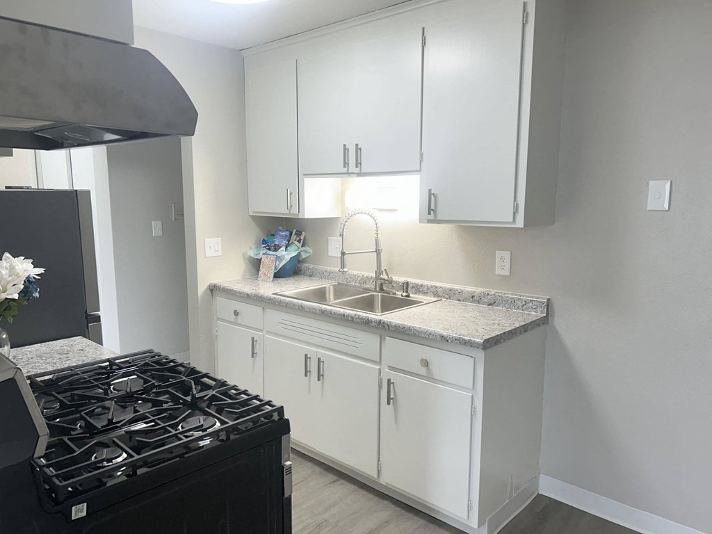 Richfield Square Apartments Kitchen