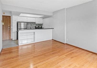 3428 Harriet Apartments, Living Room, Minneapolis