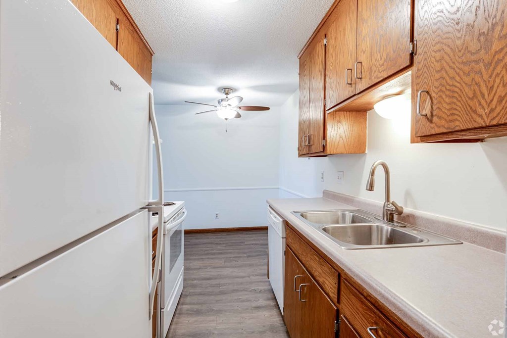 Apache Manor Apartments, Minneapolis, MN