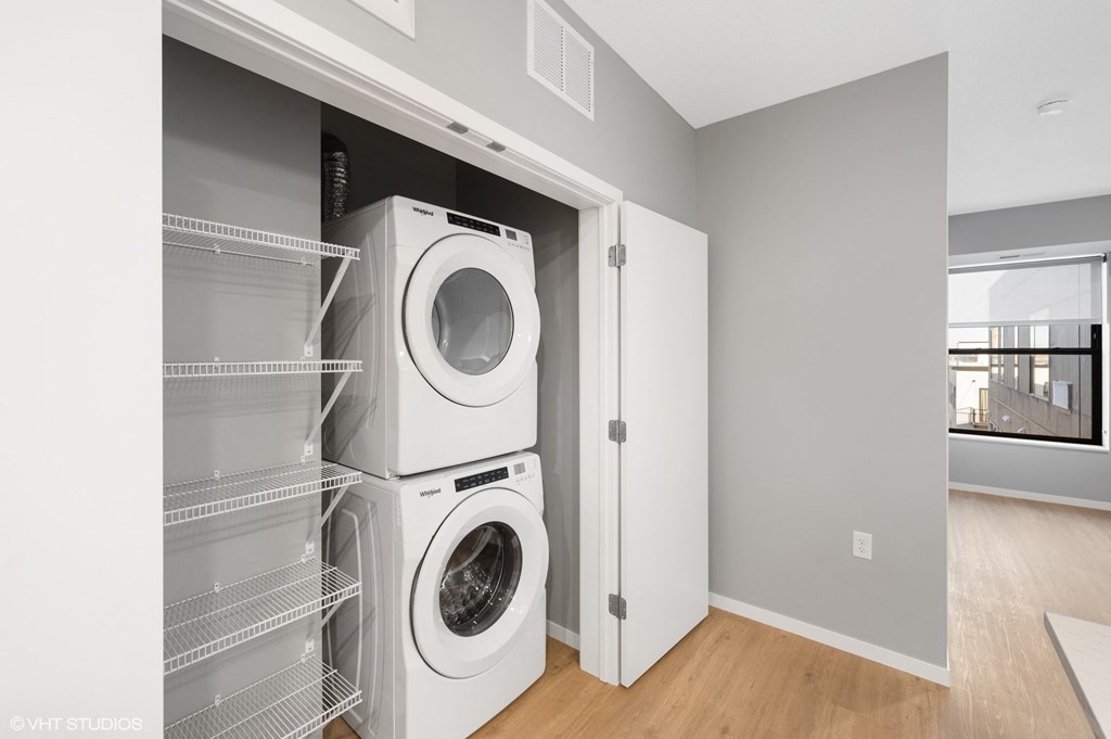 Lago Apartments Minneapolis