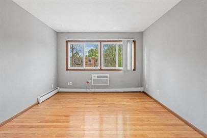 3428 Harriet Apartments, Living Room, Minneapolis