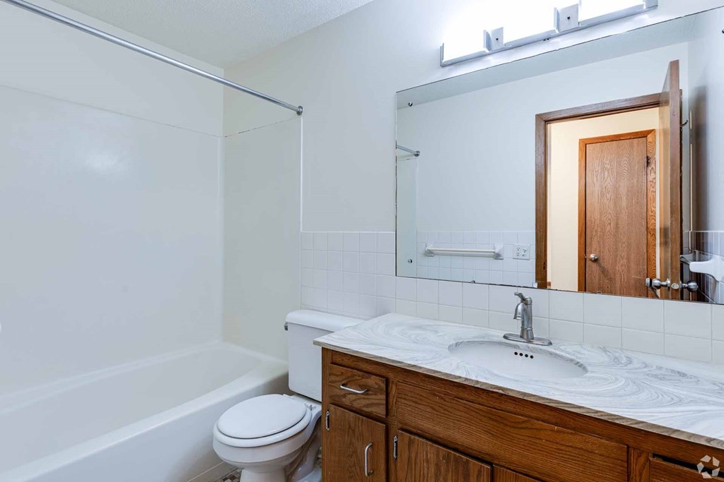 Apache Manor Apartments, Minneapolis, MN