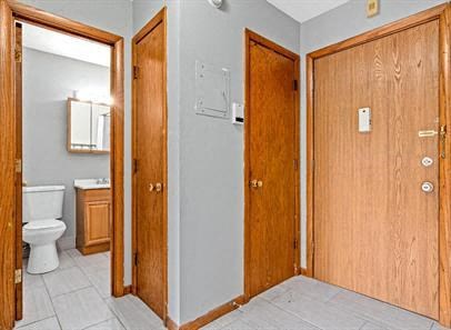 3428 Harriet Apartments, Closet, Minneapolis