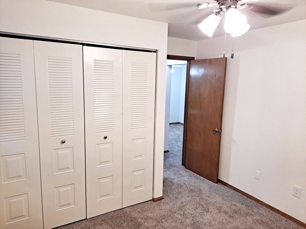 Adrian Place bedroom, St. Paul, Minnesota