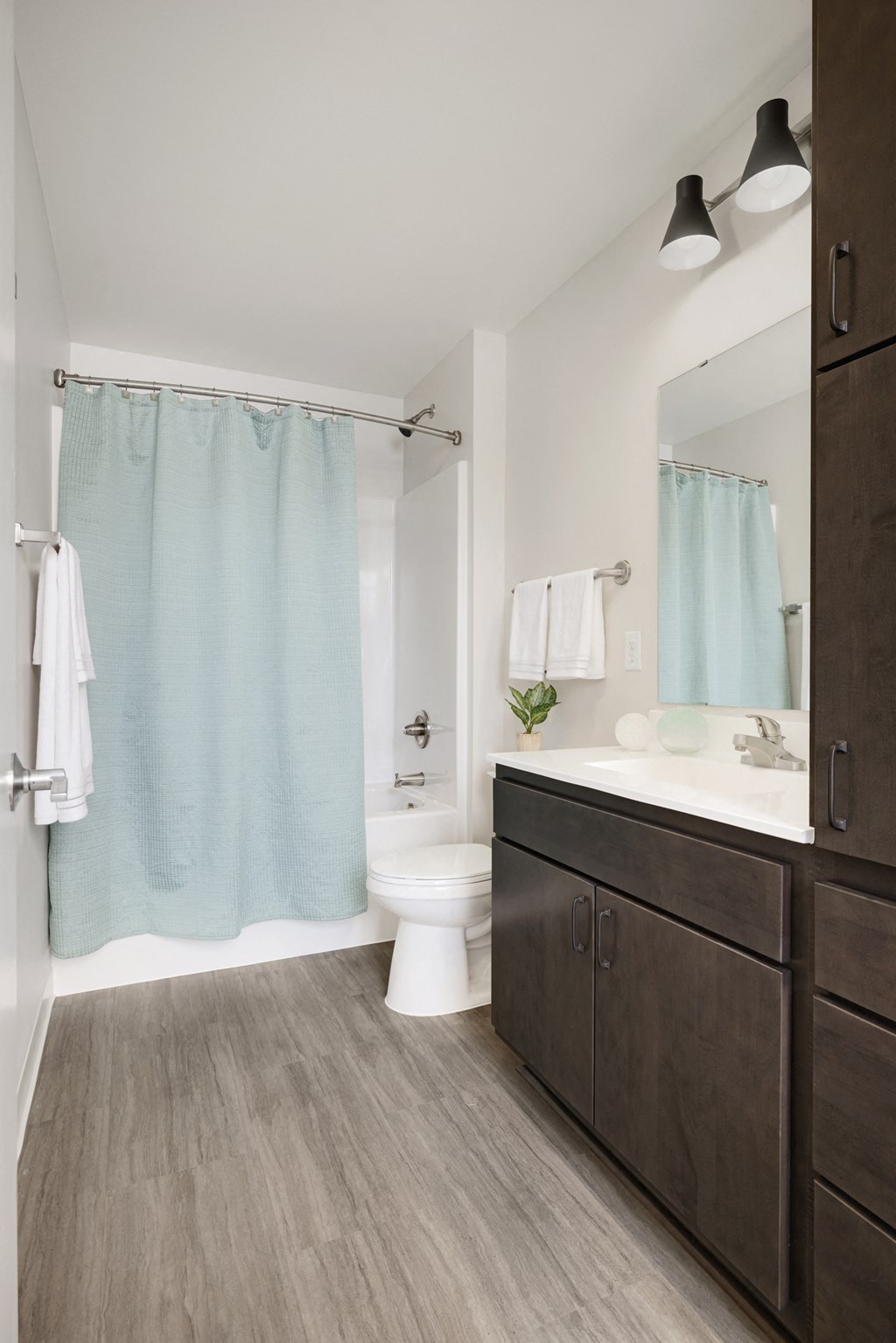 Amber Union bathroom, Falcon Heights, Minnesota