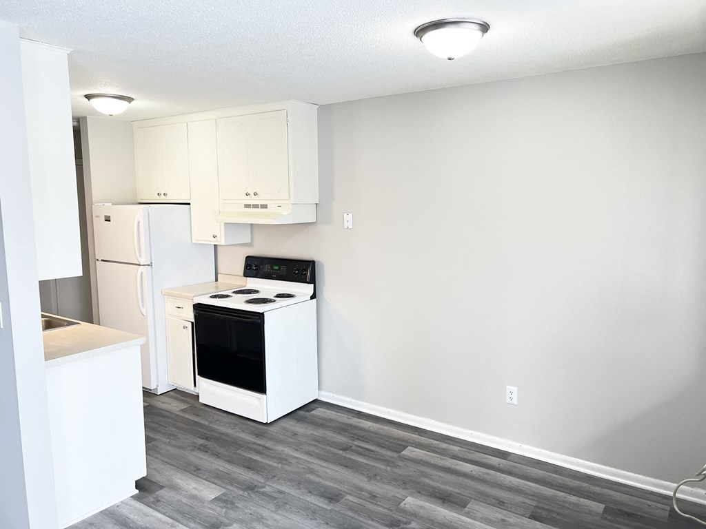 Bellaire Estates Apartments, 2520 E County Rd F, White Bear Lake, MN