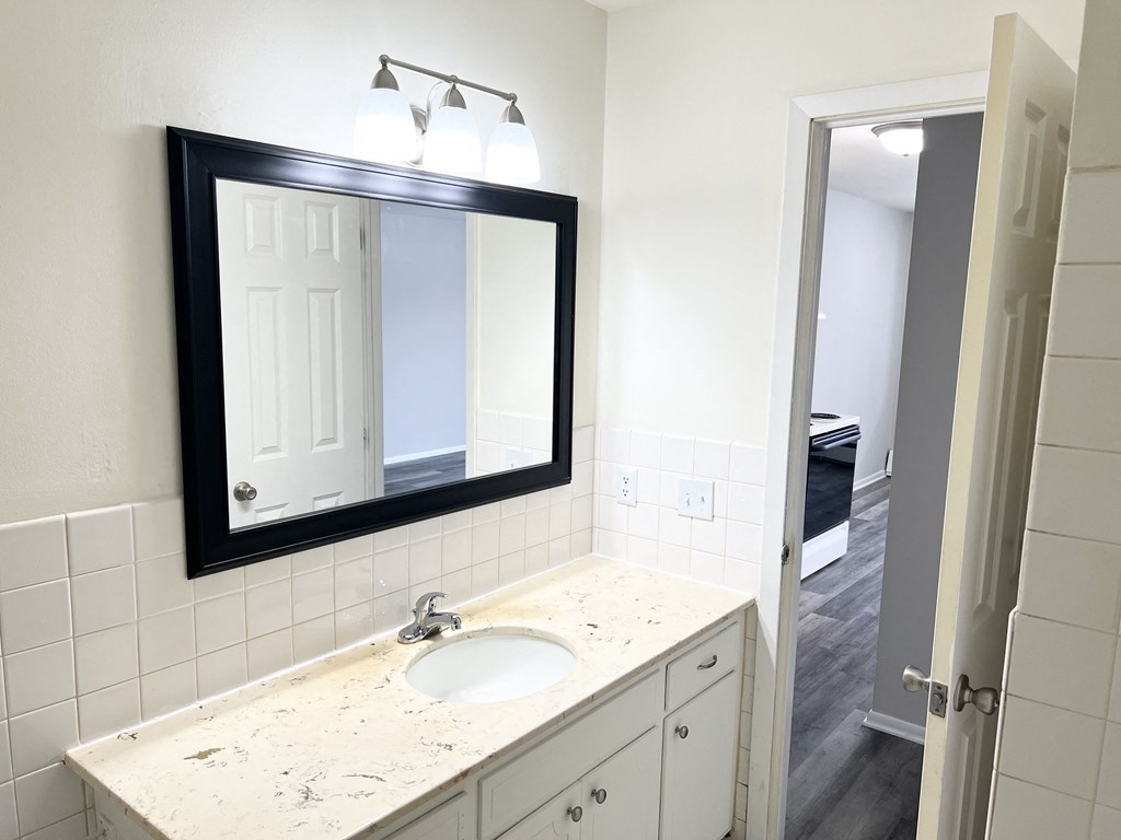 Bellaire Estates Bathroom