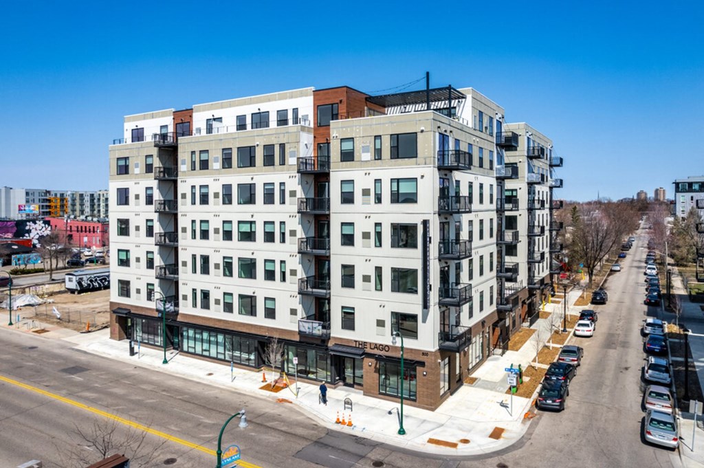 Lago Apartments Exterior