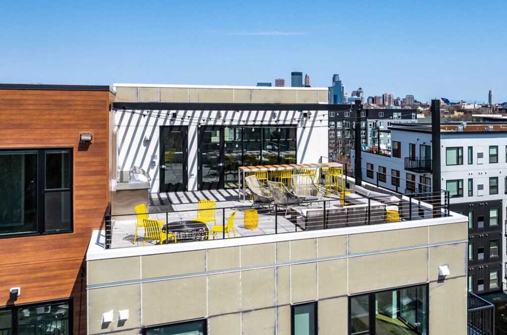 Lago Apartments Exterior