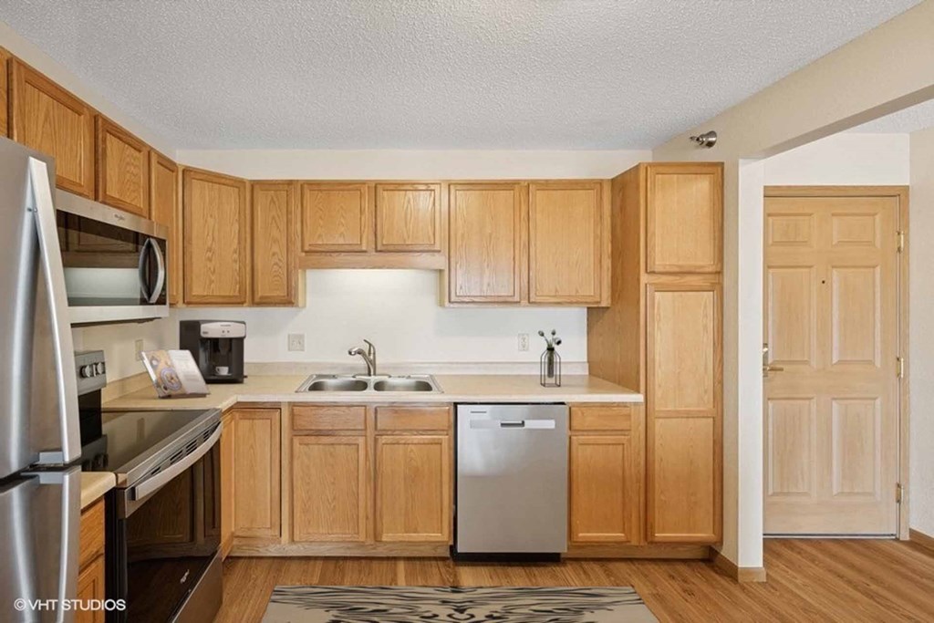 Lakewood Place Apartments, White Bear Lake, MN