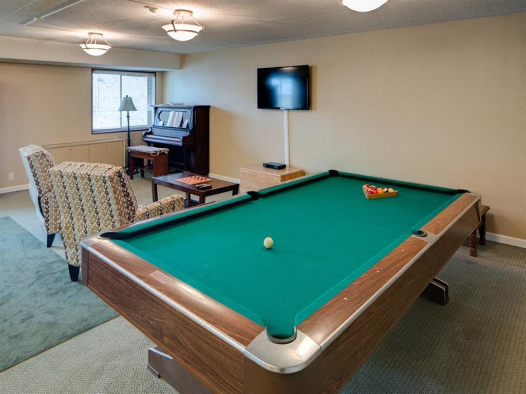 Gold Crest Apartments Rec Room