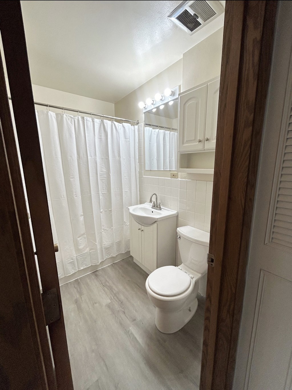 Marjon Terrace Bathroom, St. Paul, Minnesota