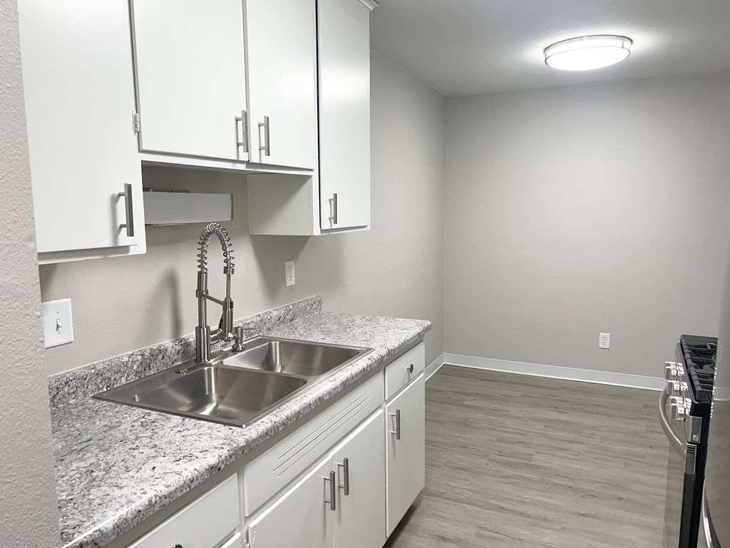 Richfield Square Apartments Kitchen