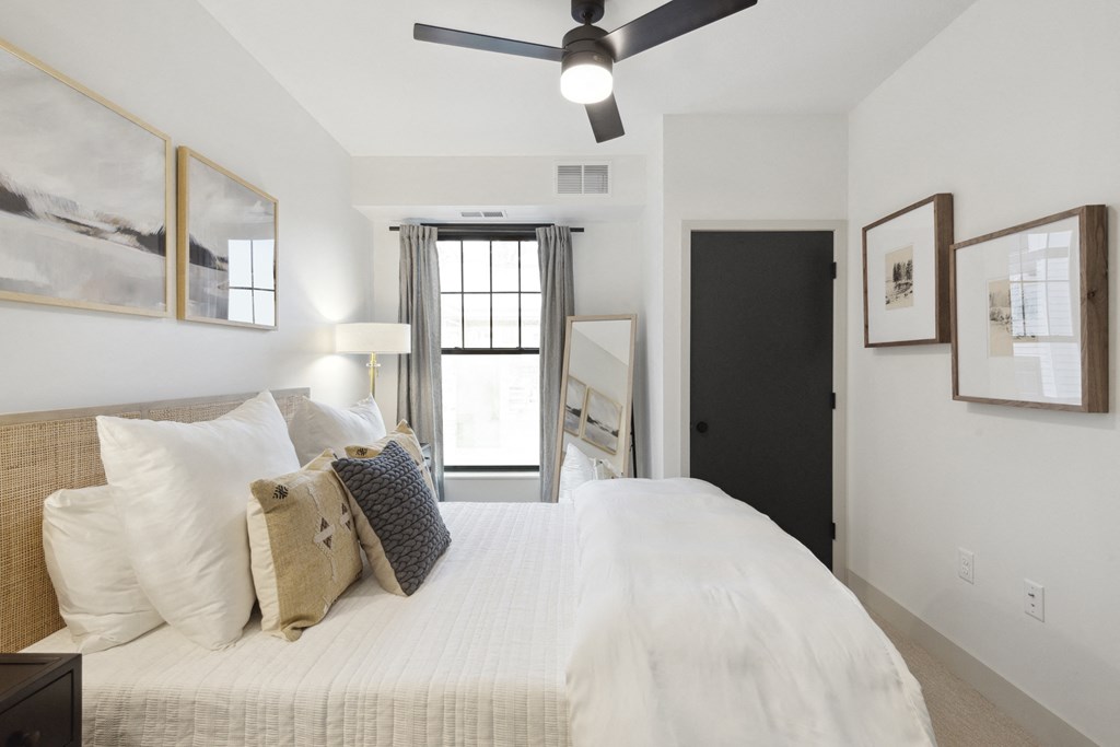 The Reeve Lakeside Bedroom