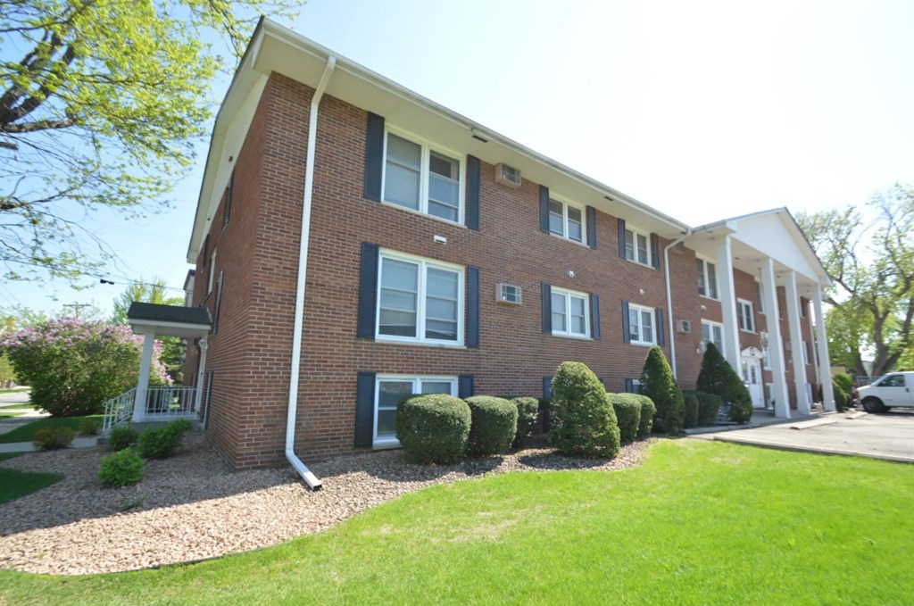 Marjon Terrace Exterior, St. Paul, Minnesota