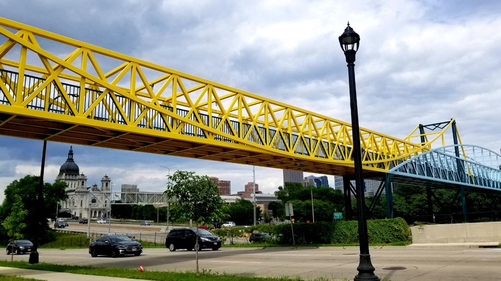 225 Place Apartments Loring Park and Walker -1  Block Away