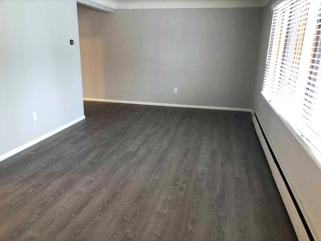 St. Paul Apartments, Living room