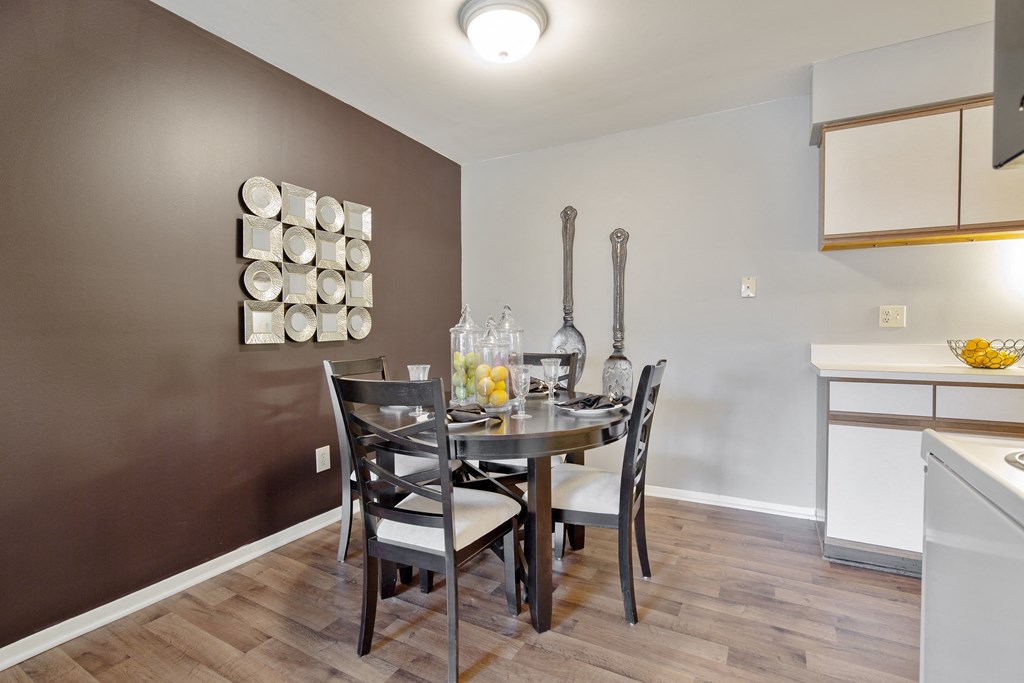 Classic Dining Area at Lakeside Village Apartments, Clinton Township, MI, 48038