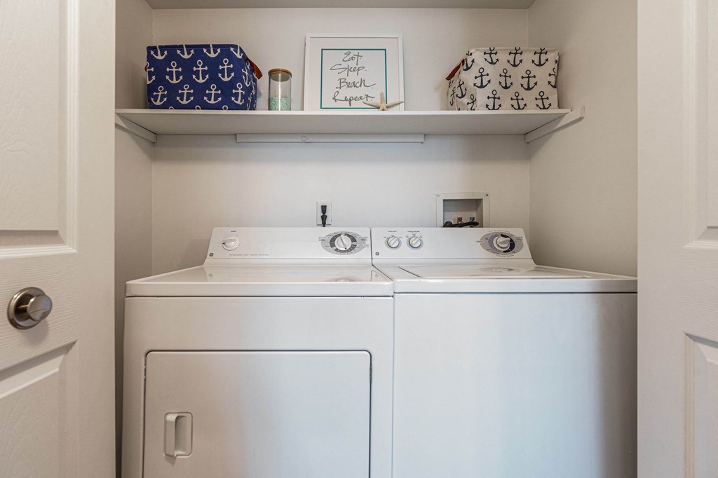 In-Unit Laundry at Prentiss Pointe Apartments, Michigan, 48045