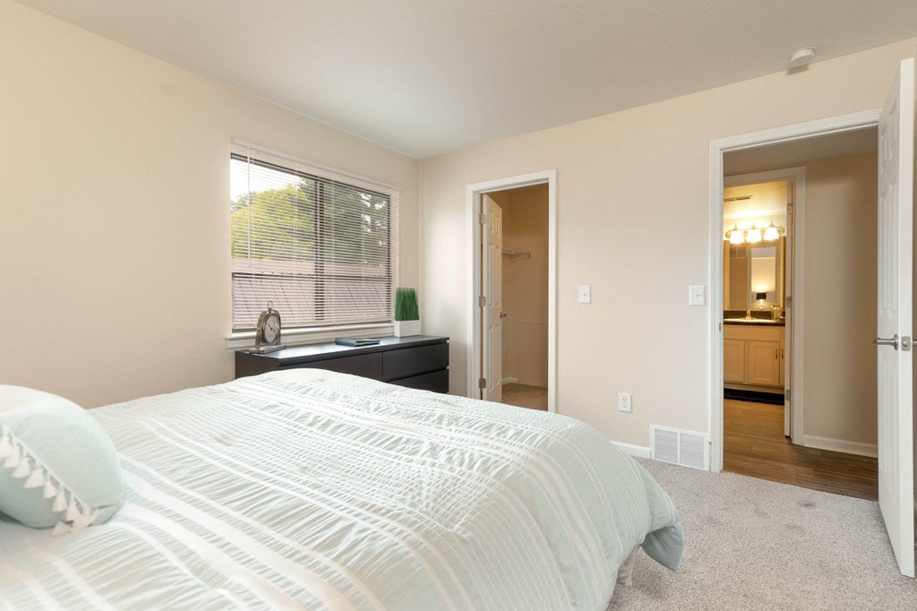 Bedroom  at Three Oaks Apartments, Troy, Michigan
